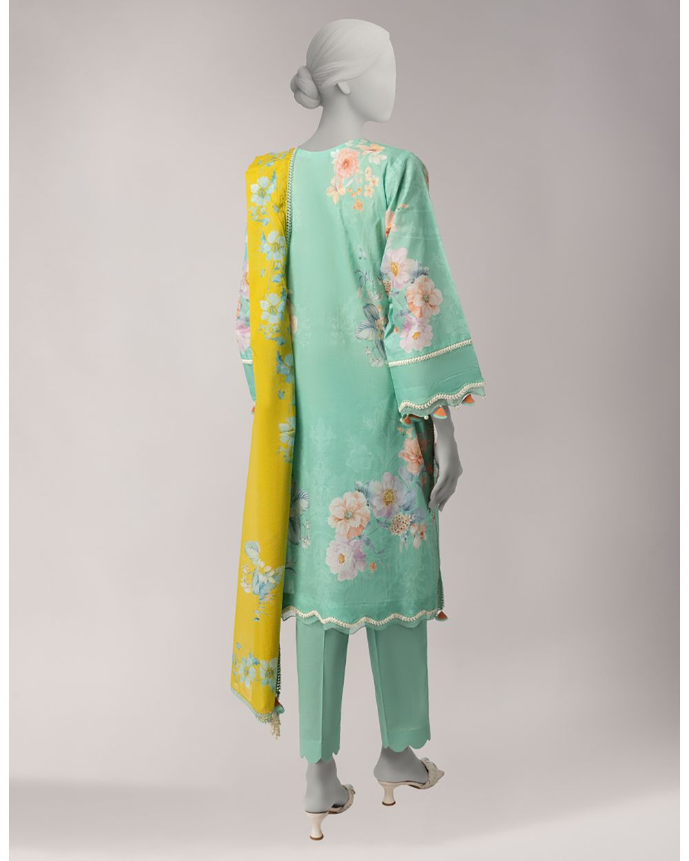 JLAWN-S-26-3753 SOFT FLORALS-3