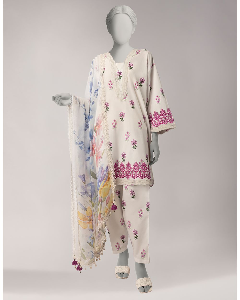 JLAWN-S-26-3765 FLORAL MYSTIC-3