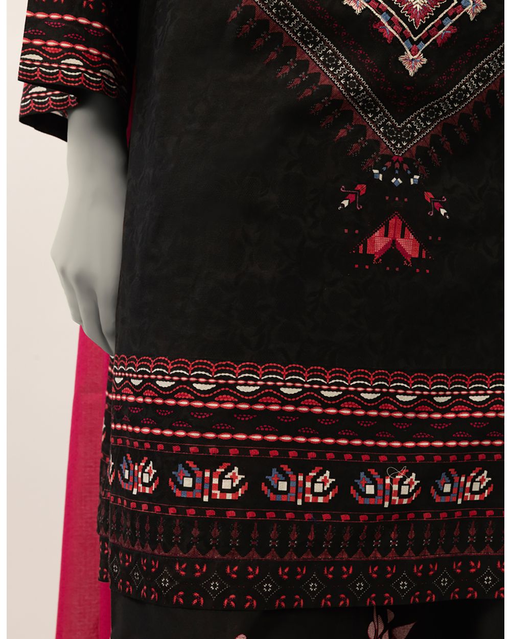 JLAWN-S-26-525/S GEOMETRIC HERITAGE-2