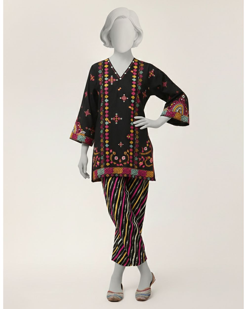 JGK-S-JTST-26-569 FB/GEOMETRIC HERITAGE-1