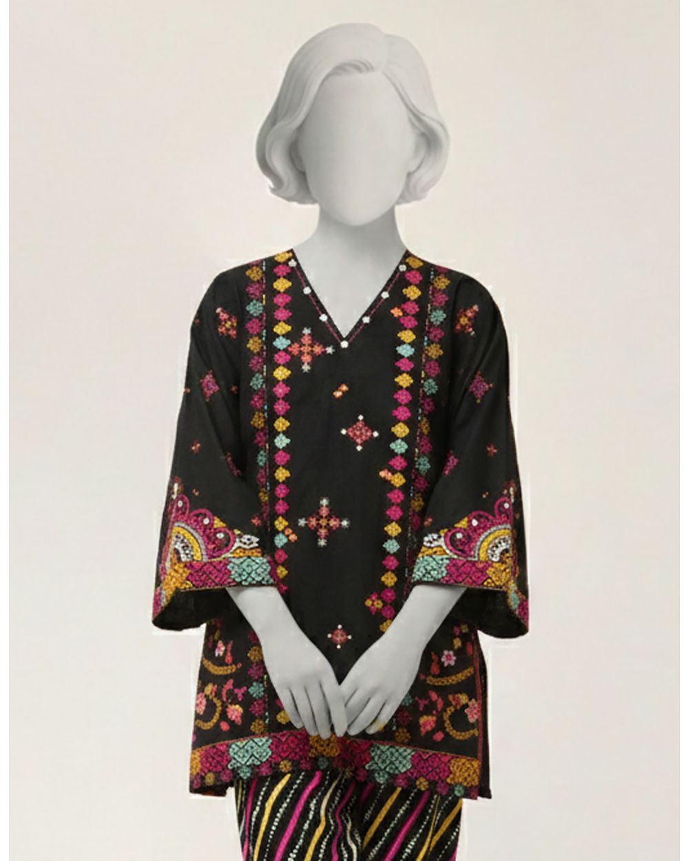 JGK-S-JTST-26-569 FB/GEOMETRIC HERITAGE-1